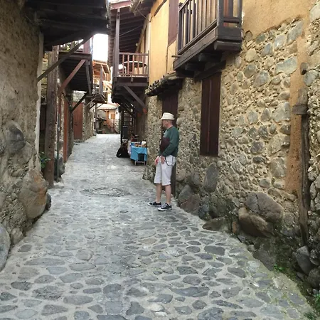 Villa Cobblers